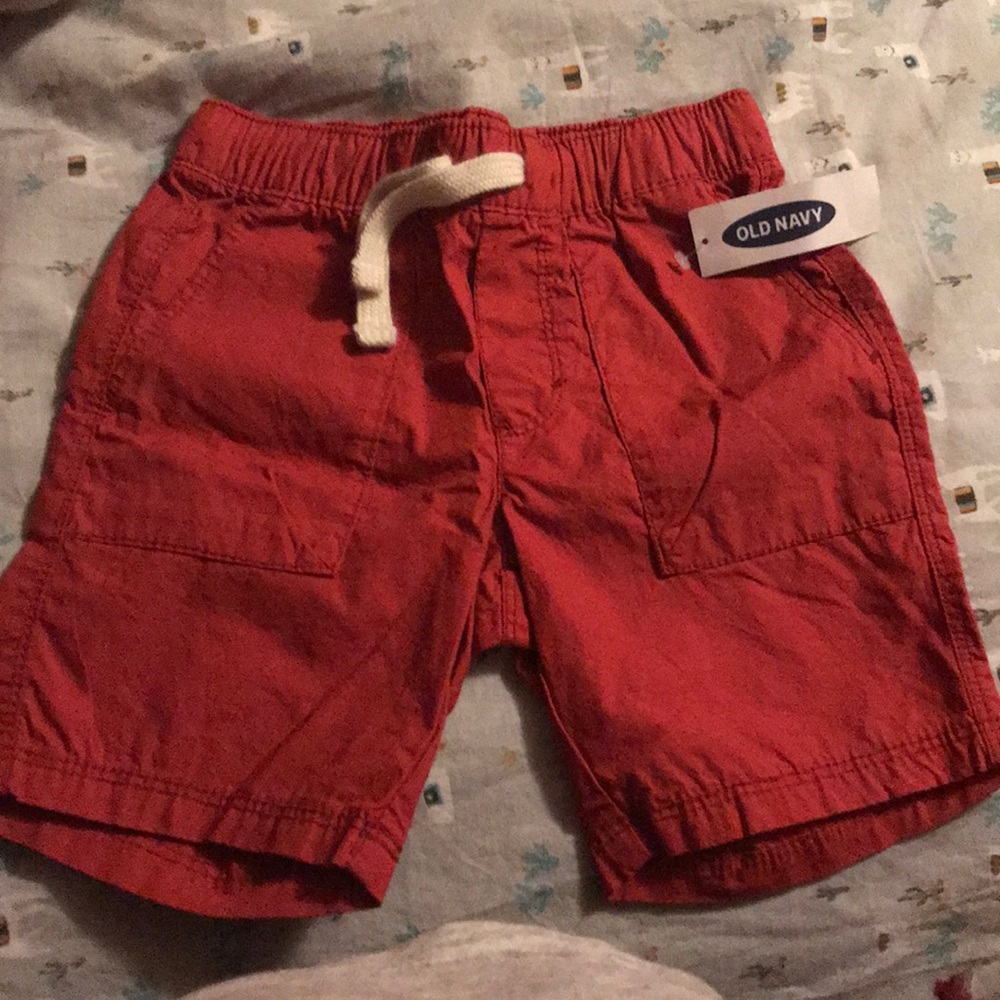 Old navy toddler shorts in 3T. Still with tags